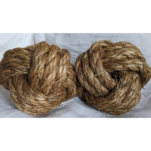 Decorative Nautical Rope Knots - Picture 1 of 4